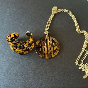 Chico’s tortoise necklace and bracelet set